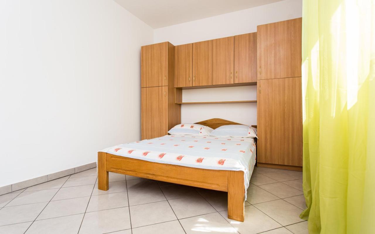 Apartman Justinic Šilo Dış mekan fotoğraf